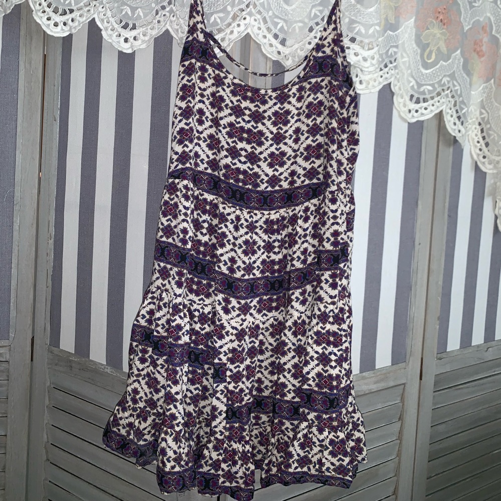 🛑 SOLD 🛑.     Short dress with low/open back
